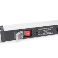 DIGITUS Steckdosenleiste mit Aluminiumprofil  und Schalter, Überspannungsschutz, integrierter Netzfilter, 5-fach Schutzkontaktsteckdose, 2 m Zuleitung Schutzkontaktstecker