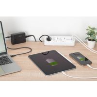 DIGITUS 3-fach Office-Steckdosenleiste mit 2x USB-A und 1x USB-C Anschlüssen, Weiß