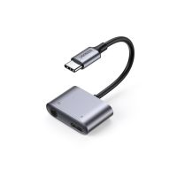 Ugreen USB-C zu Kopfhöreranschluss / Ladeadapter - 24 pin USB-C männlich zu 24 pin USB-C, 3,5-mm-Klinkenstecker weiblich - USB-Stromversorgung (30 W)
